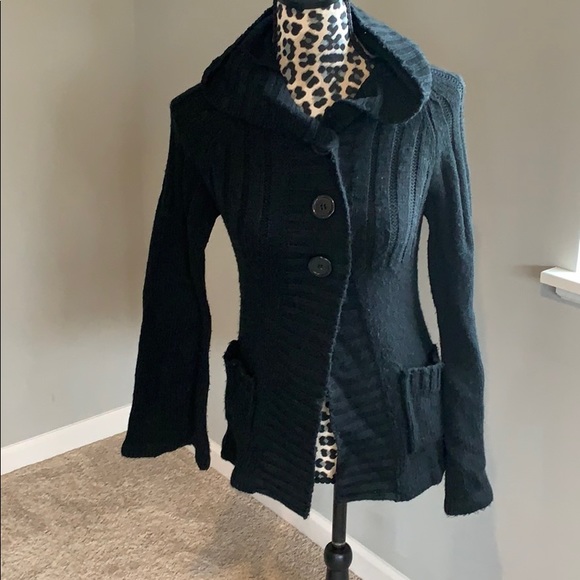 Back button sweater - Picture 2 of 3